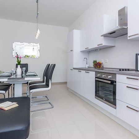 Apartments Marko ซูโกชัน ภายนอก รูปภาพ