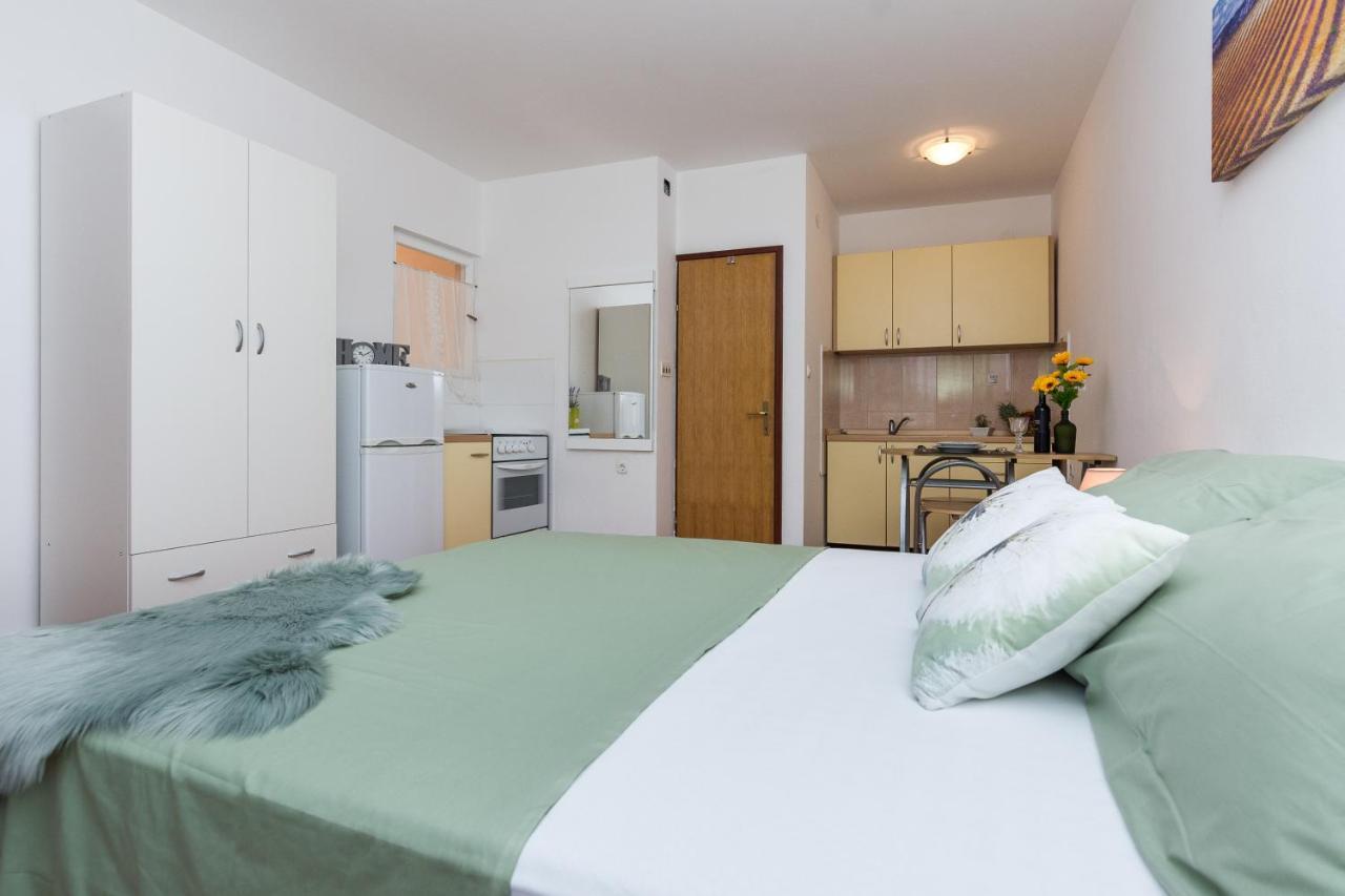 Apartments Marko ซูโกชัน ภายนอก รูปภาพ