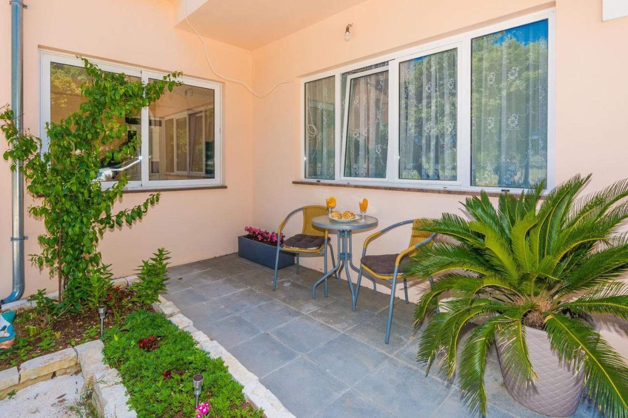Apartments Marko ซูโกชัน ภายนอก รูปภาพ