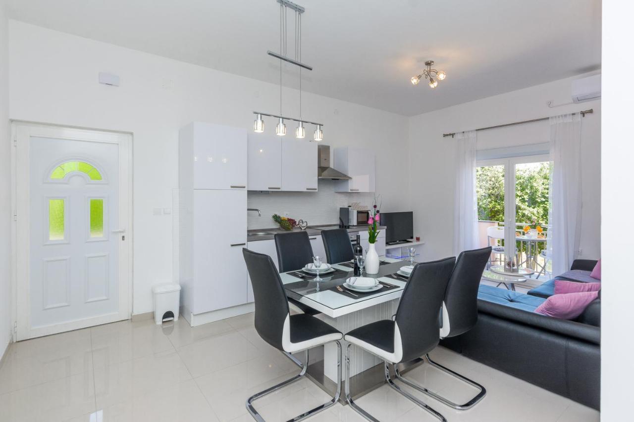 Apartments Marko ซูโกชัน ภายนอก รูปภาพ